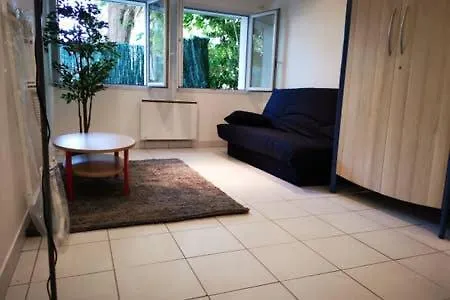 Charmant Studio Meuble 30 Min Paris, 5 Min Evry, Proche Aeroport Orly Ris-Orangis 0*,  France